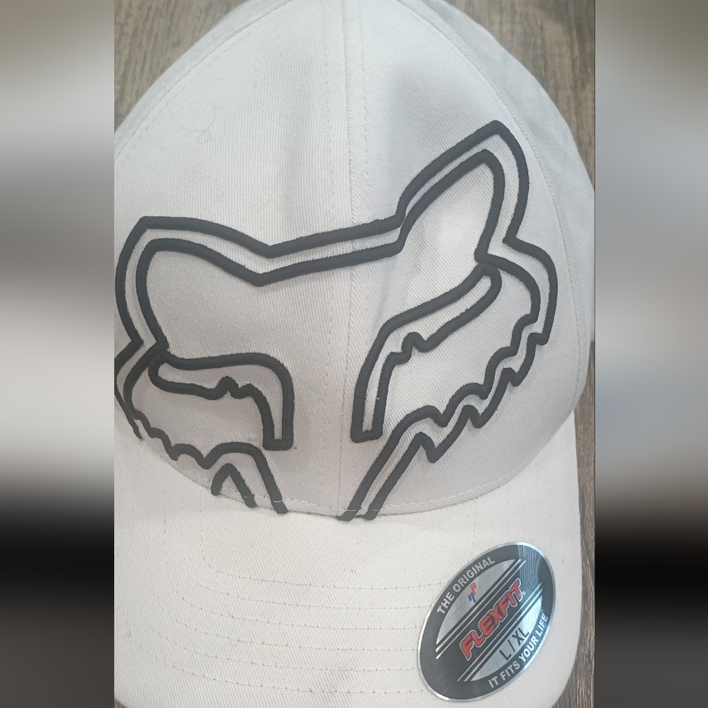 Fox Racing Beige / White Cap